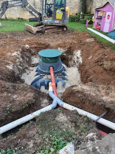 Pose et installation de micro station d'assainissement pour une maison en rénovation à Brioux-sur-Boutonne, Melle, Monsieur NICOLAS BONNET